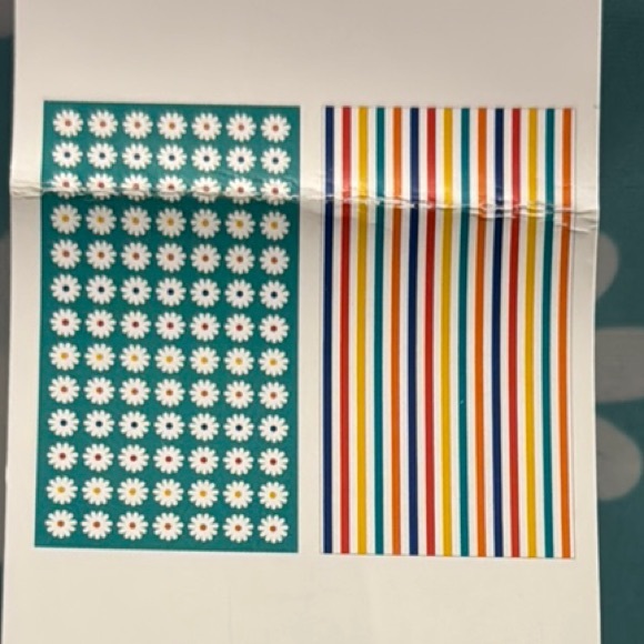 Caro Sand Free Beach Towel - Blue Daisy - Picture 2 of 3